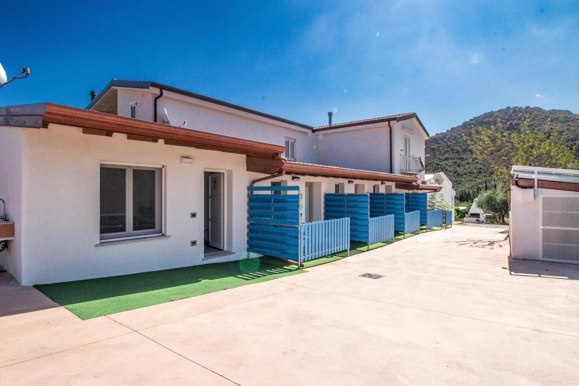S'Omu E Chicchinu Rooms Cardedu Exterior photo